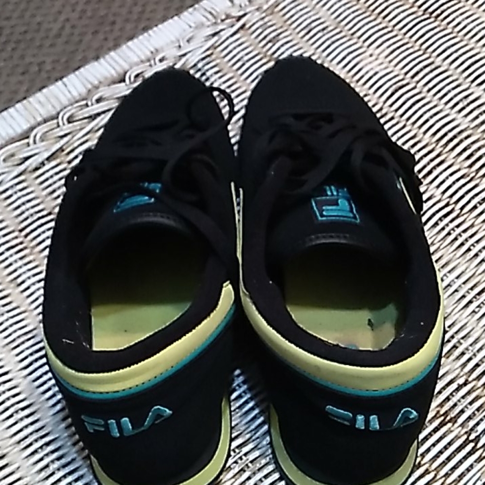 Fila tennis shoes
